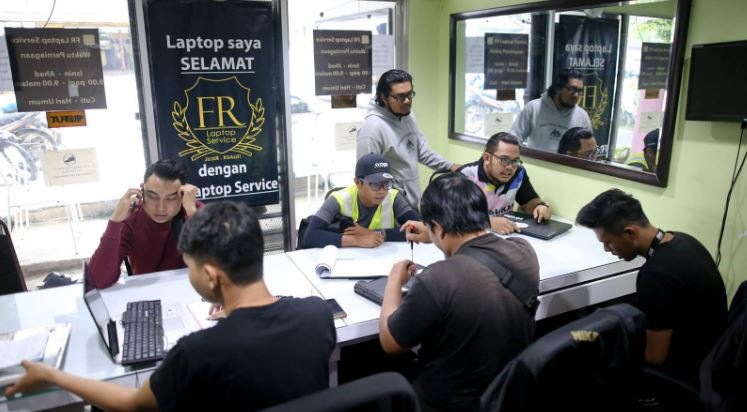 customer Repair Motherboard Laptop Murah di KL