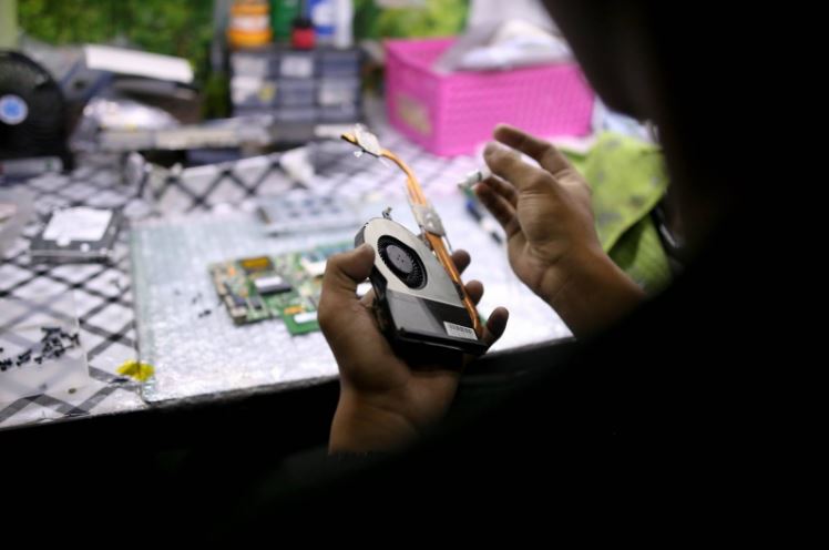 cuci kipas Repair Motherboard Laptop Murah di KL
