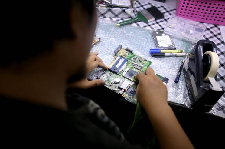 cuci board Repair Motherboard Laptop Murah di KL