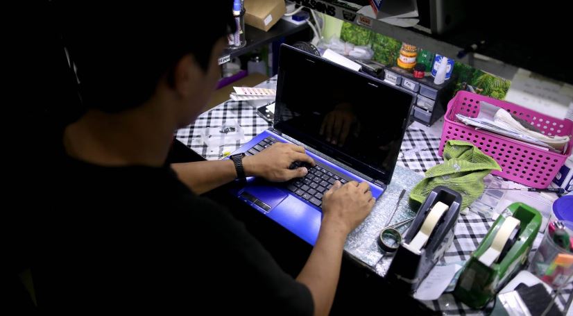 testing Repair Motherboard Laptop Murah di KL