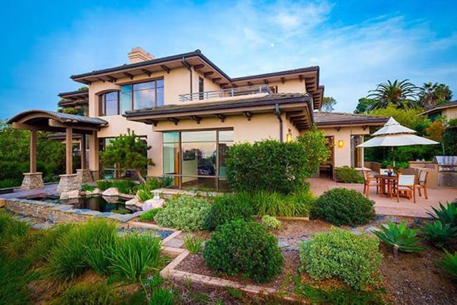 Suria Amanda Bina Rumah Banglo Ala Resort Di Tepi Pantai